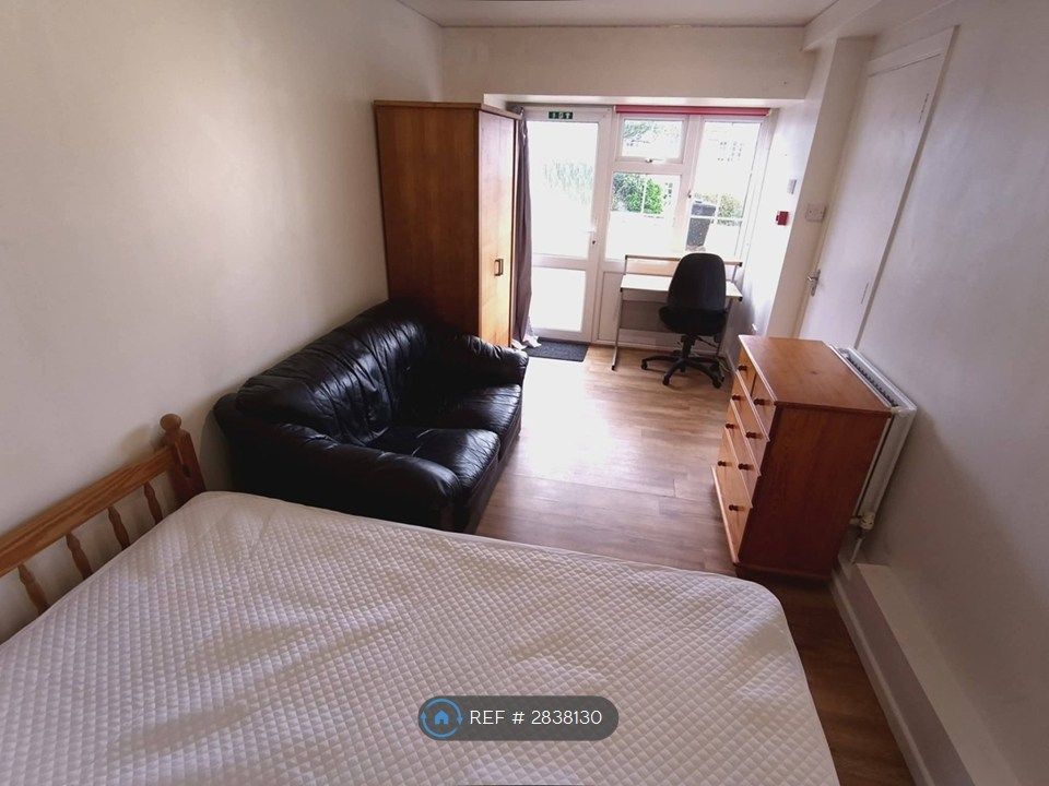 Additional image 12 of 5 bed semi-detached house to rentPengarth Rise, Falmouth TR11