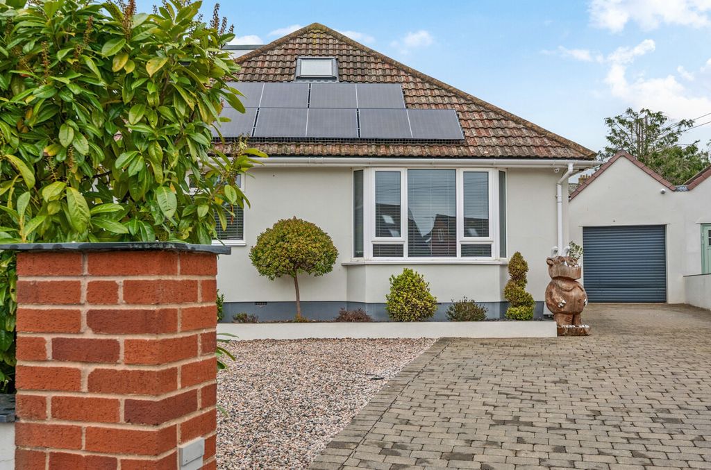 4 bed bungalow to rentMaristow Avenue, Exmouth, Devon EX8