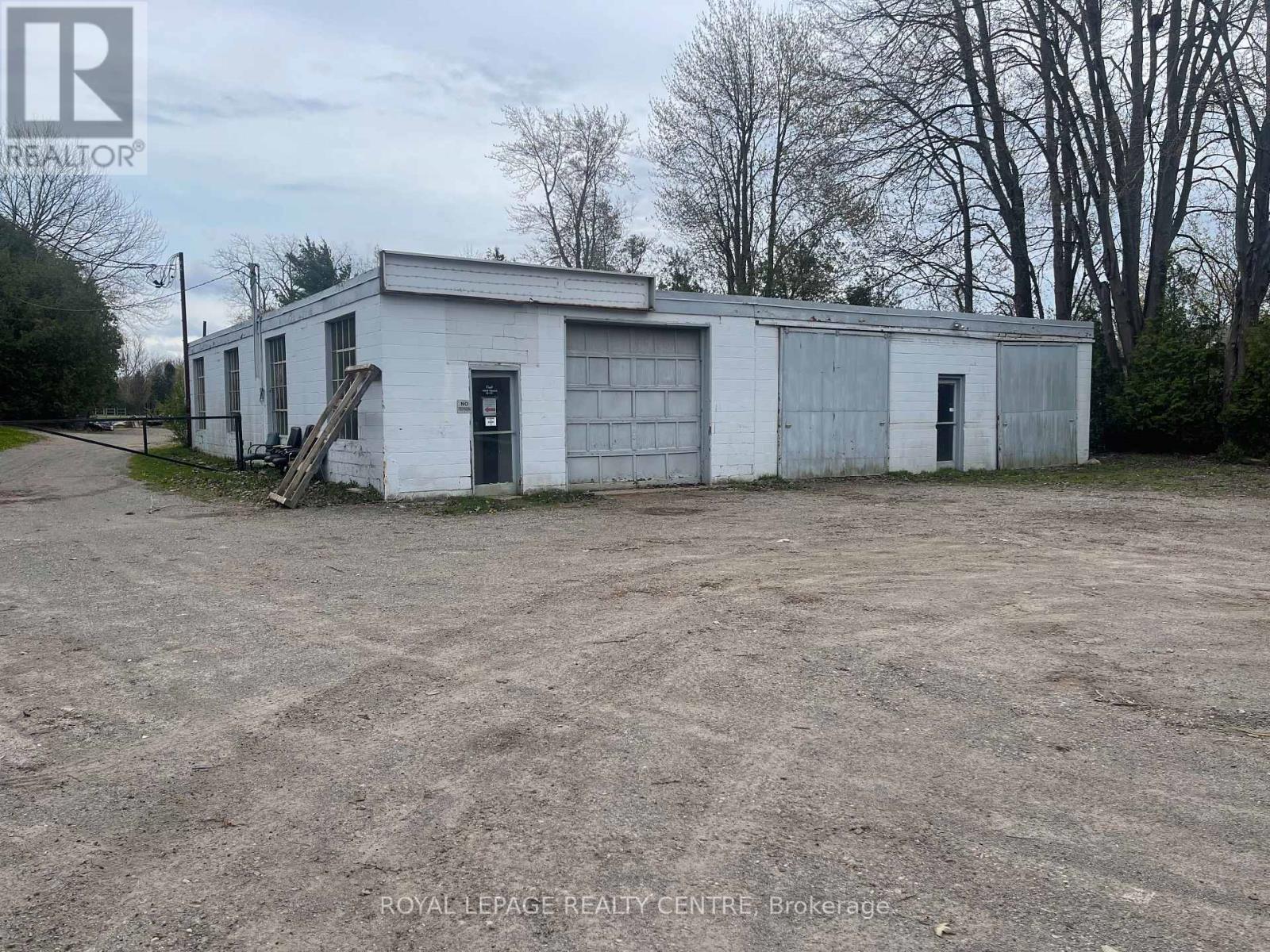 24 Carlisle Road, Hamilton, ON, L8B 1C9