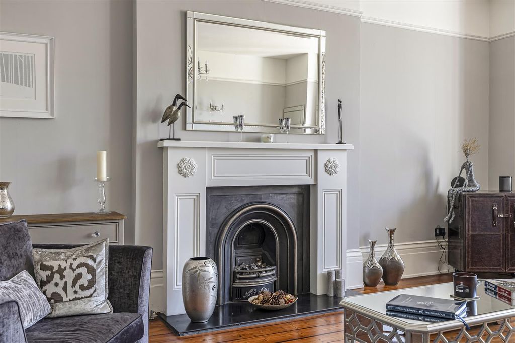 Additional image 4 of 3 bed flat for saleLansdown Terrace, Malvern Road, Cheltenham GL50