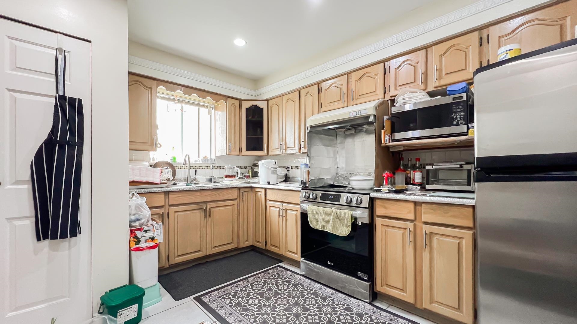 Additional image 4 of 1860 Marine Drive SE, Vancouver, BC, V5P 2R8