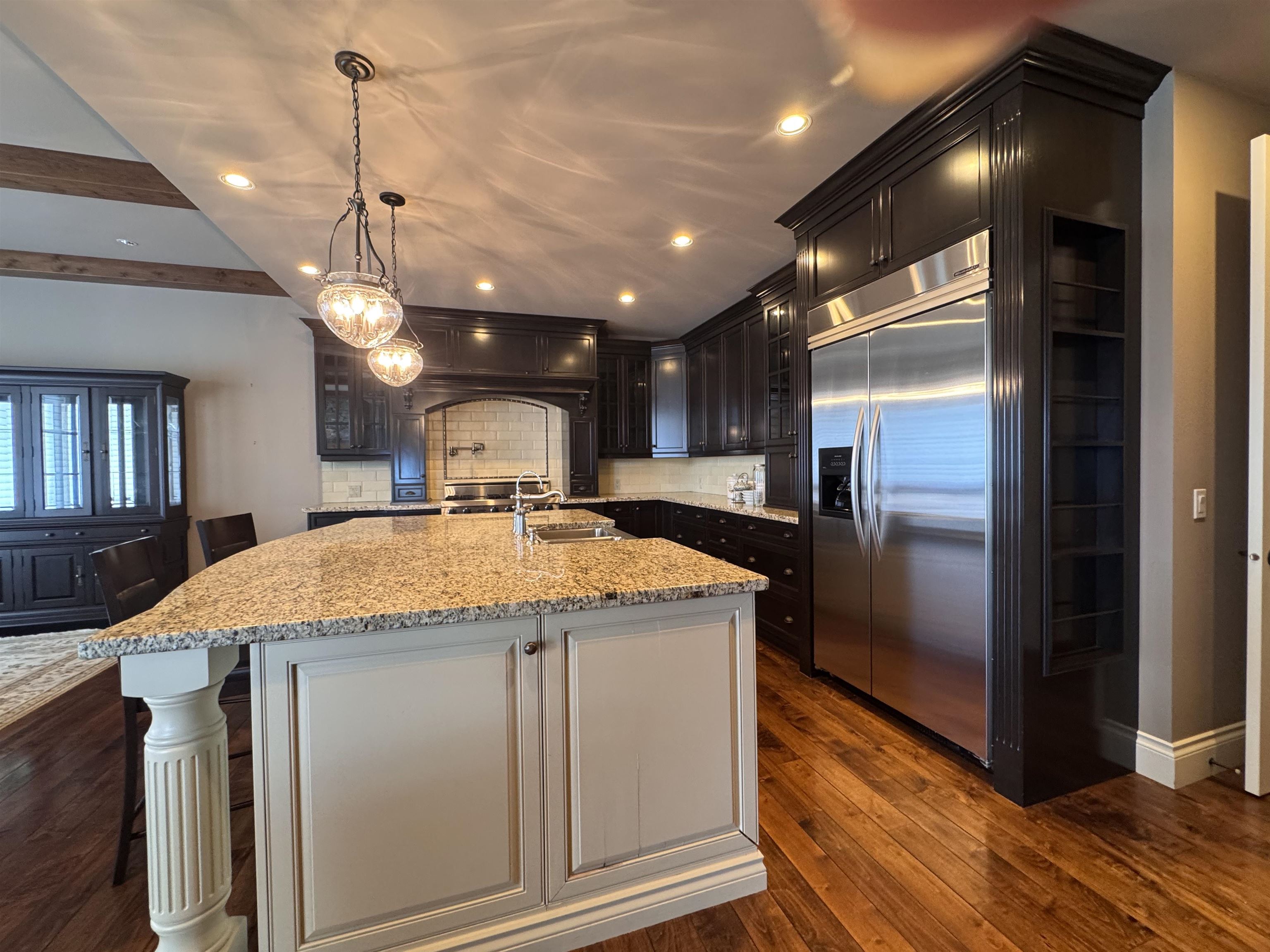 Additional image 3 of 13136 Marine Drive, Surrey, BC, V4A 1E7