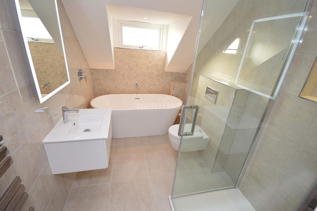2 bed flat to rentMillway, Mil Hill NW7 photo 3