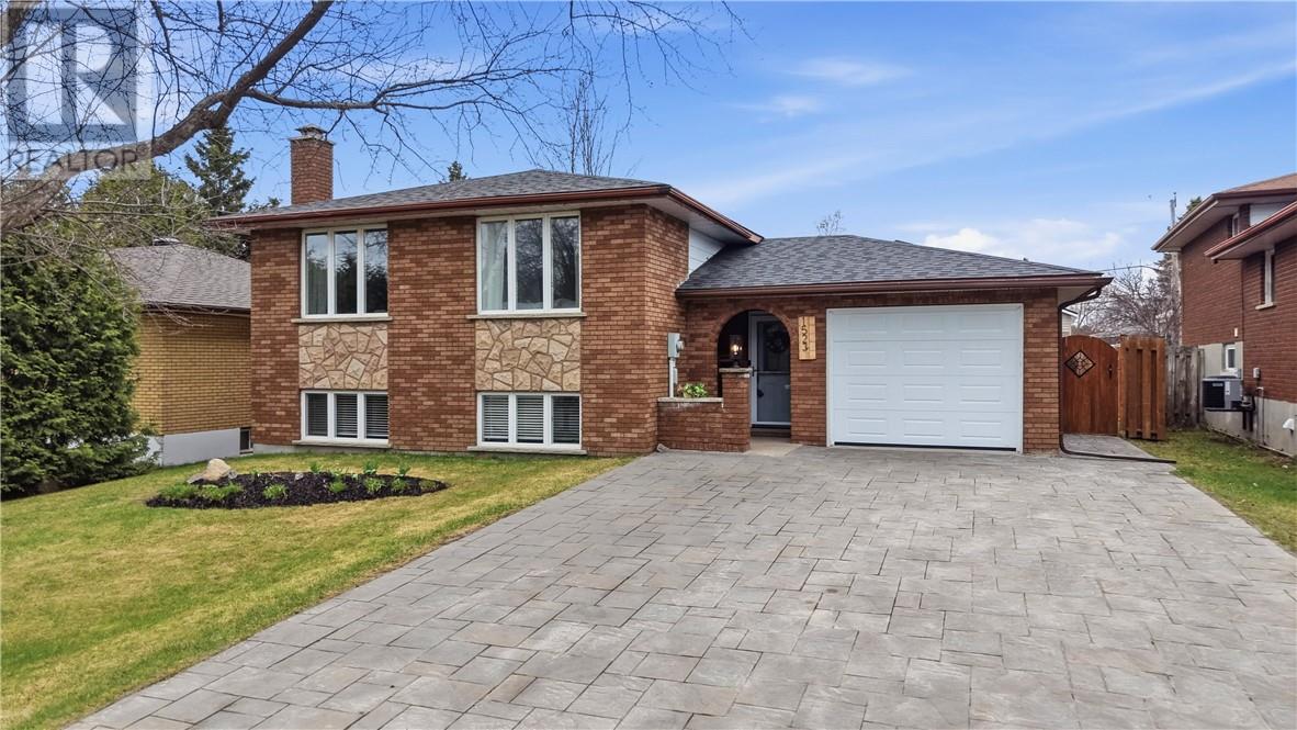 1523 Lansing Avenue, Sudbury, ON, P3A4E1