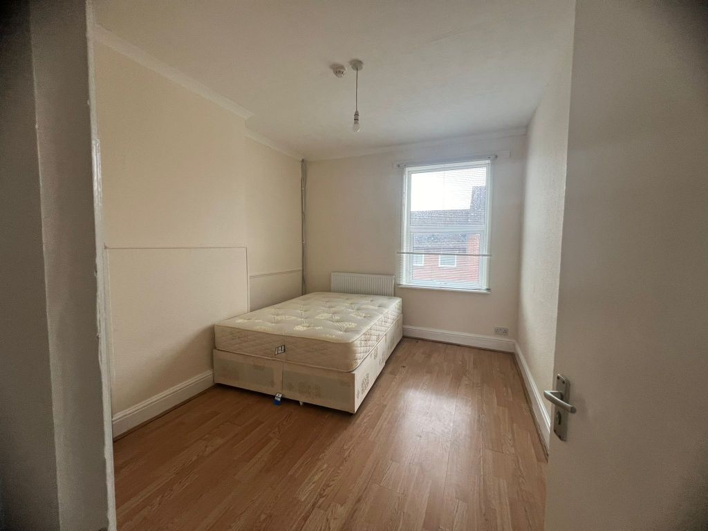 3 bed flat to rentFlat, - Dumfries Street, Luton LU1