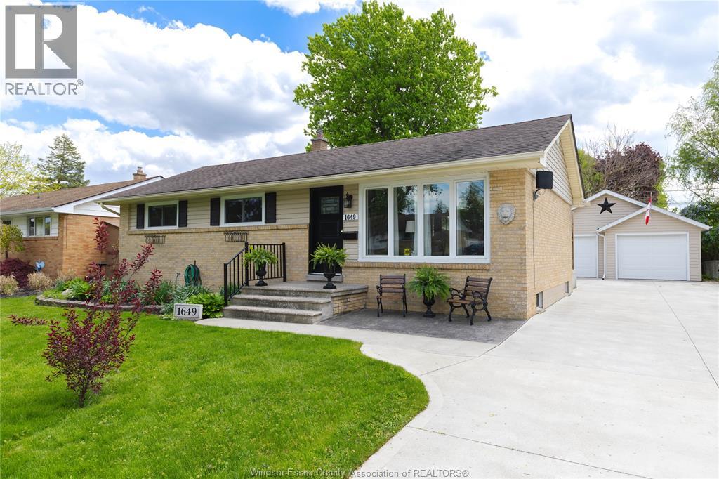 1649 St. Gabriel , Windsor, ON, N9E1P1
