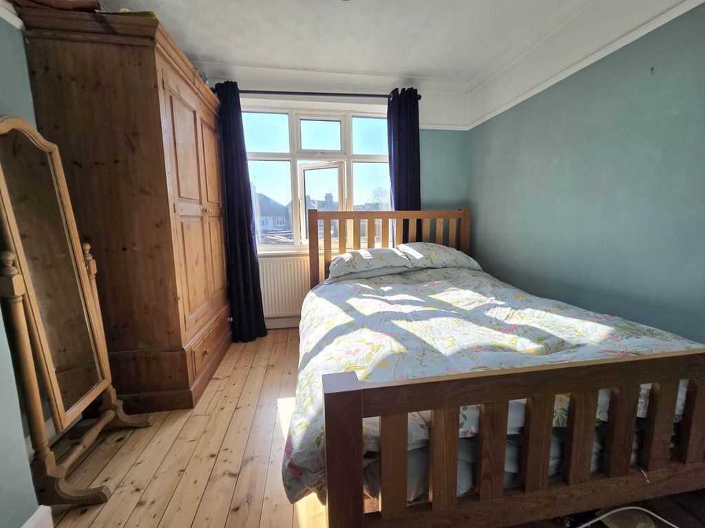 Additional image 17 of 3 bed semi-detached house for saleRegent Street, Leighton Buzzard LU7