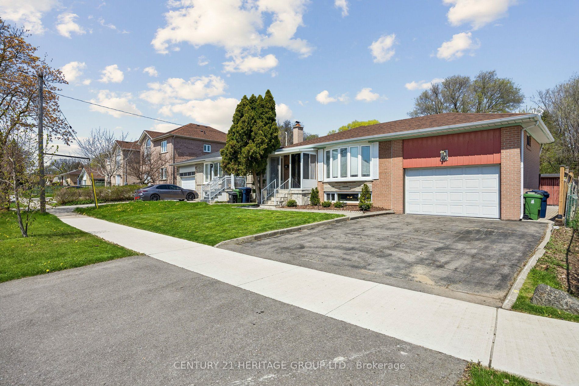 Additional image 2 of 40 Amaron Avenue, Toronto, ON, M9V 1Z1