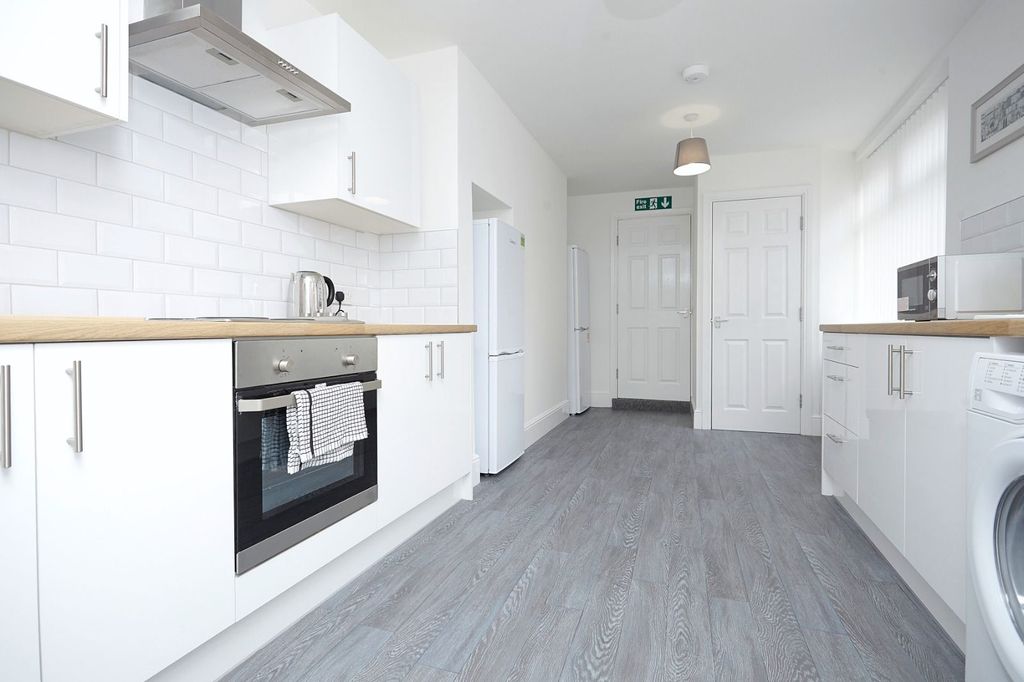 Additional image 7 of 5 bed terraced house to rentMelrose Street, Hull HU3