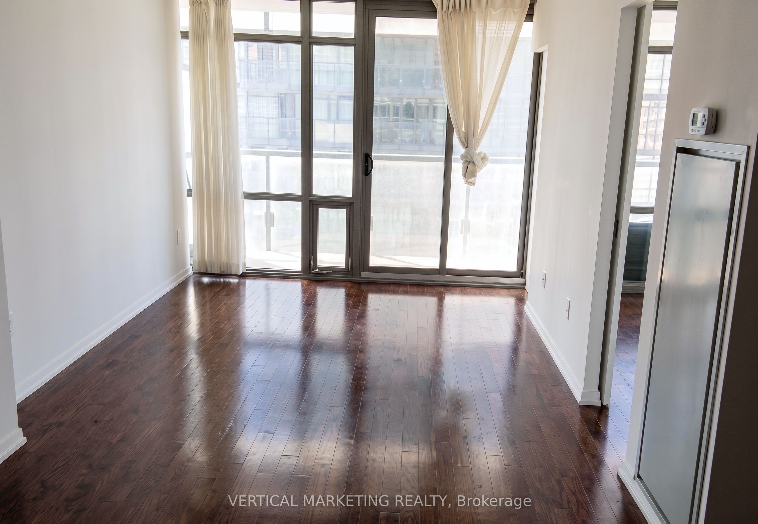 Additional image 4 of 2010-37 Grosvenor Street, Toronto, ON, M4Y 3G5