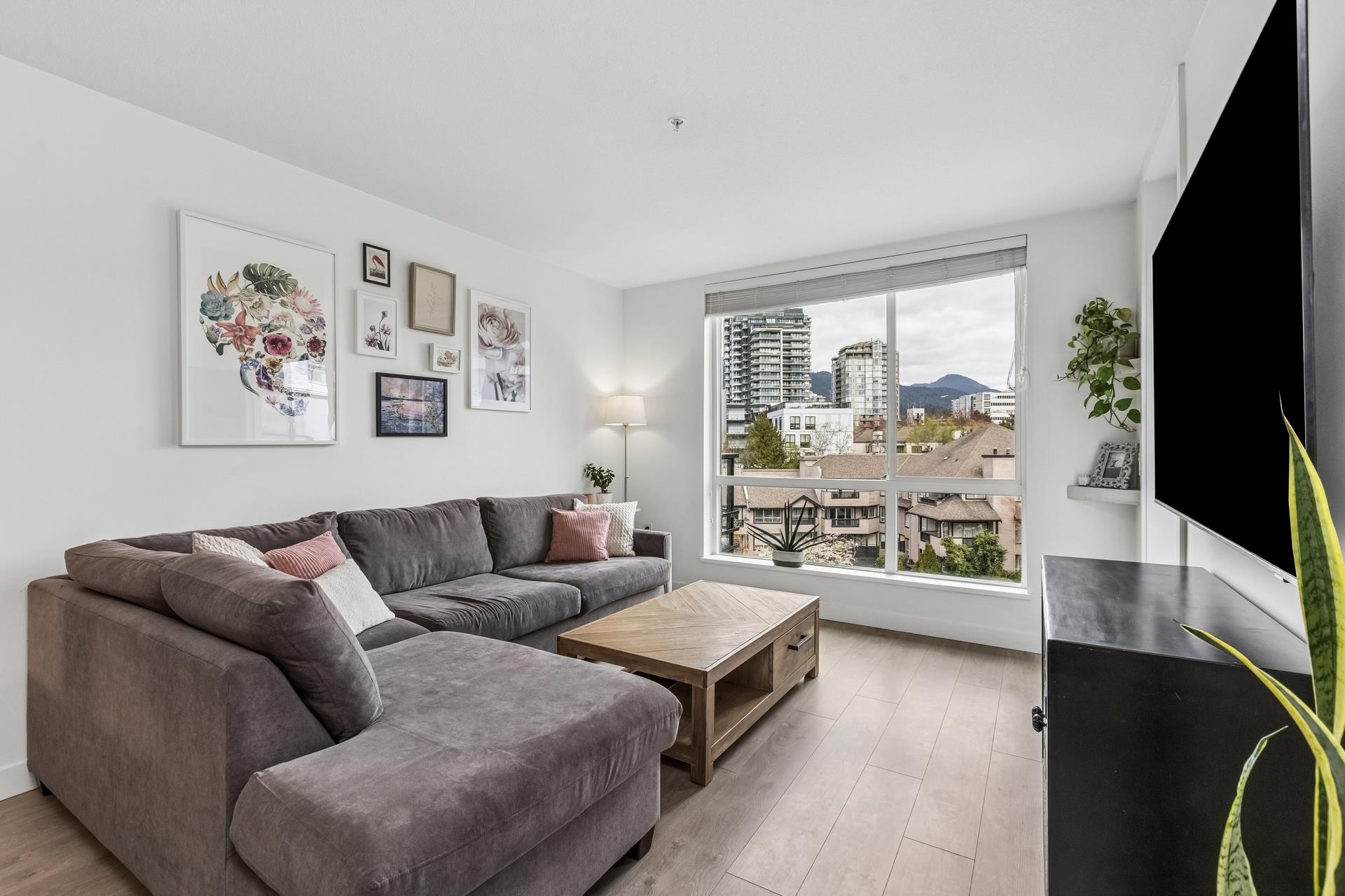 Additional image 2 of 511-108 8th Street E, North Vancouver, BC, V7L 0H1