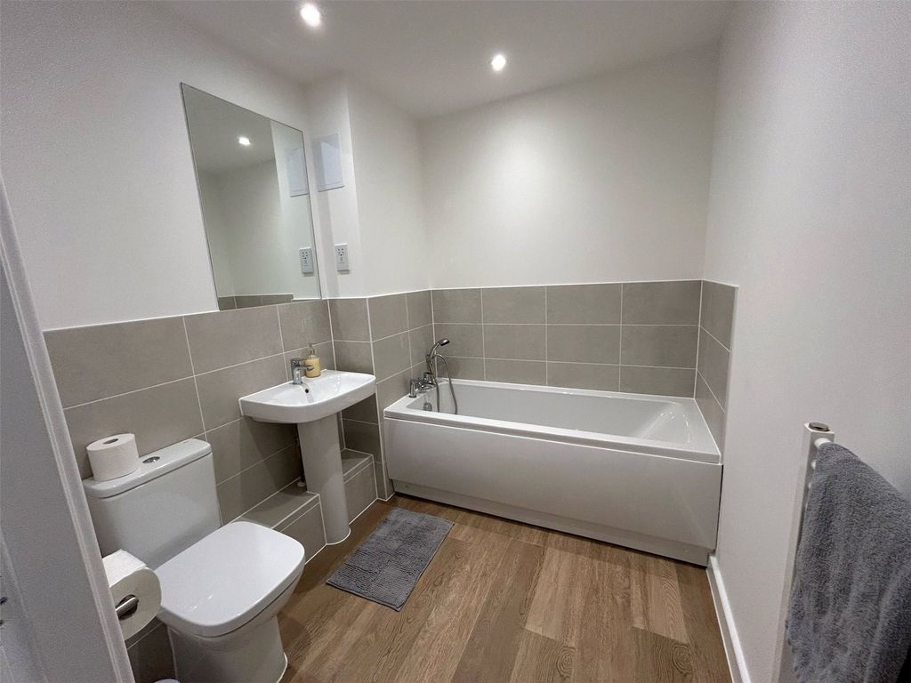 Additional image 6 of 2 bed flat to rentSpitfire Chase, Walton-On-Thames, Surrey KT12