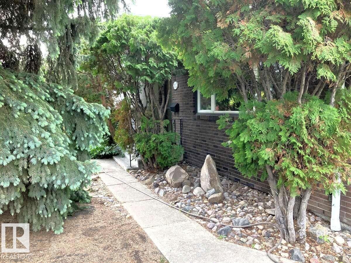 Additional image 2 of 15212 86 Avenue NW, Edmonton, AB, T5R4C3