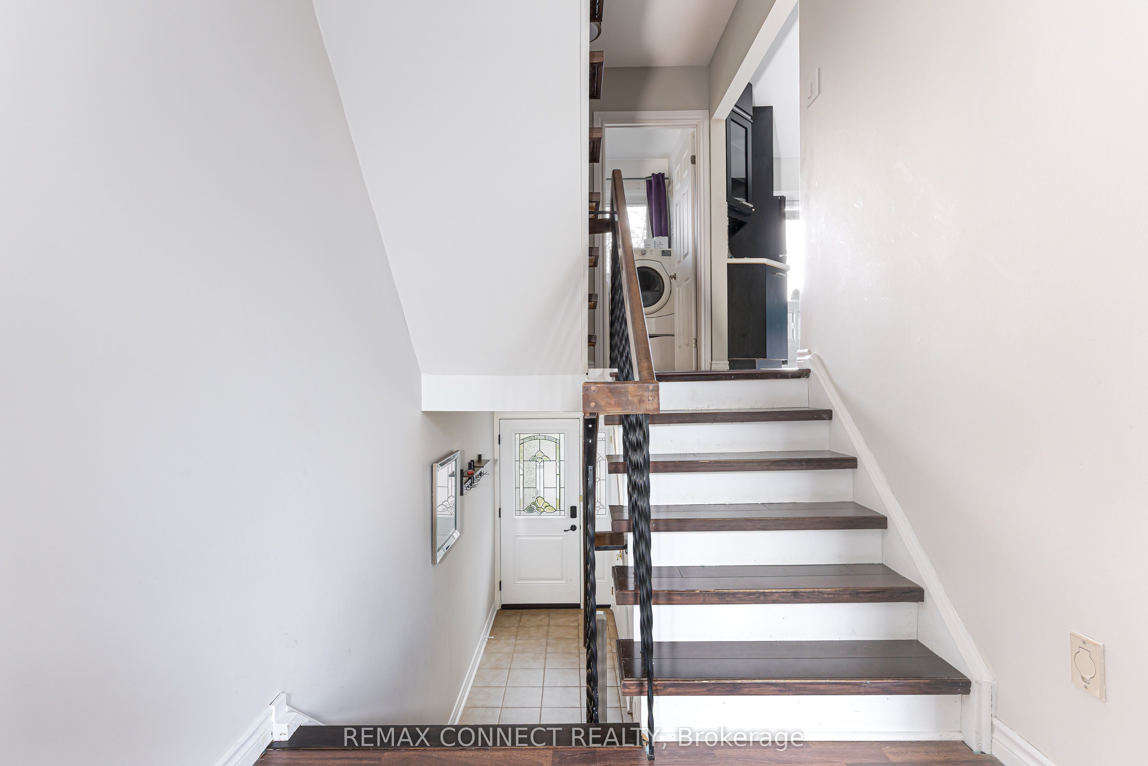 Additional image 4 of 37-350 Camelot Court, Oshawa, ON, L1G 6P7