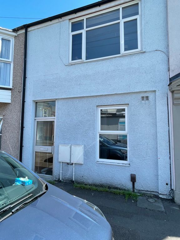 3 bed flat to rentOxford Street, Swansea SA1