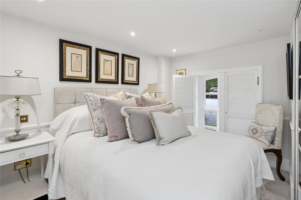 Additional image 14 of 2 bed flat to rentOttershaw Park, Ottershaw, Chertsey KT16