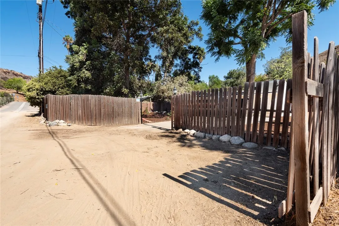Additional image 87 of 10416 Clybourn Avenue, Shadow Hills, CA 91040
