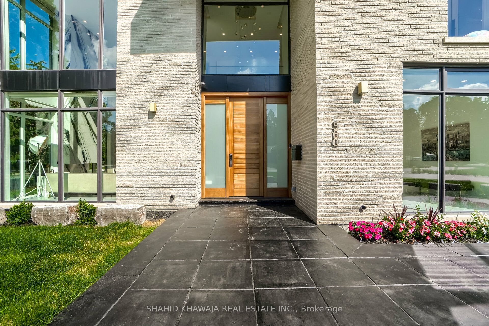 Additional image 4 of 560 Shenandoah Drive, Mississauga, ON, L5H 1V7
