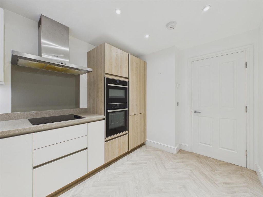 Additional image 6 of 2 bed flat for saleEllerslie Drive, Malvern WR14