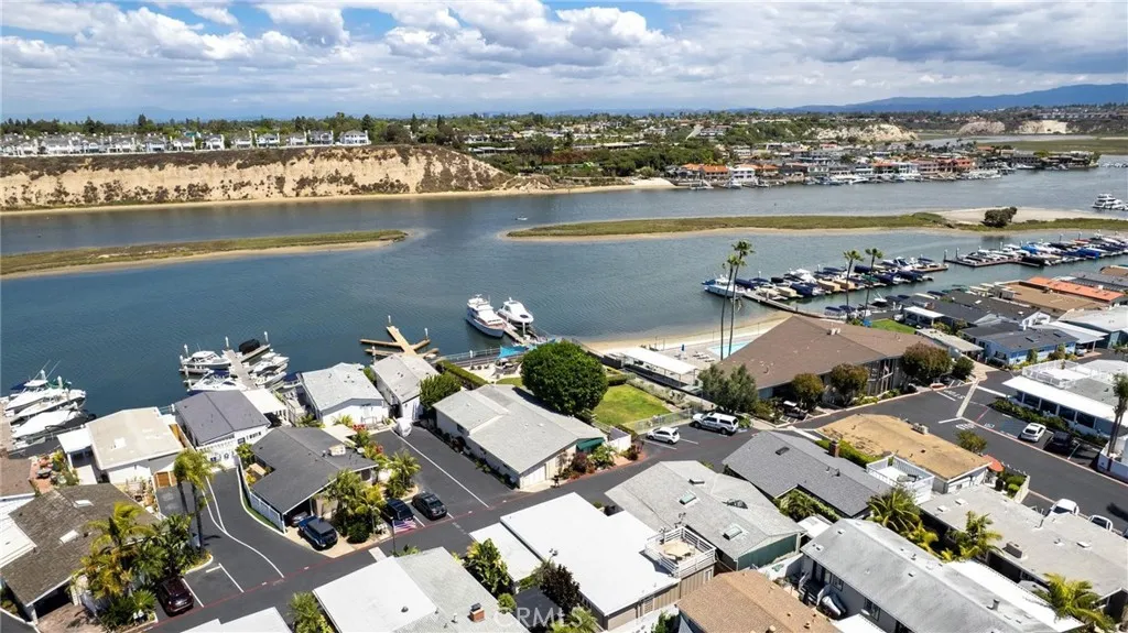 Additional image 30 of 59 Saratoga, Newport Beach, CA 92660