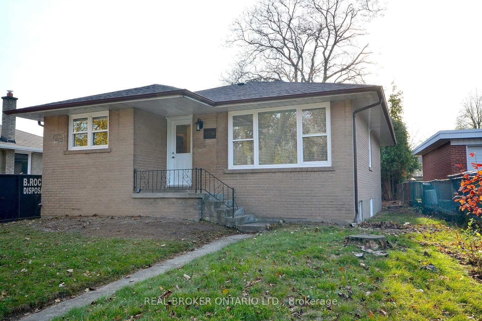 Additional image 2 of (MAIN)-2276 Bostock Crescent, Mississauga, ON, L5J 3T1