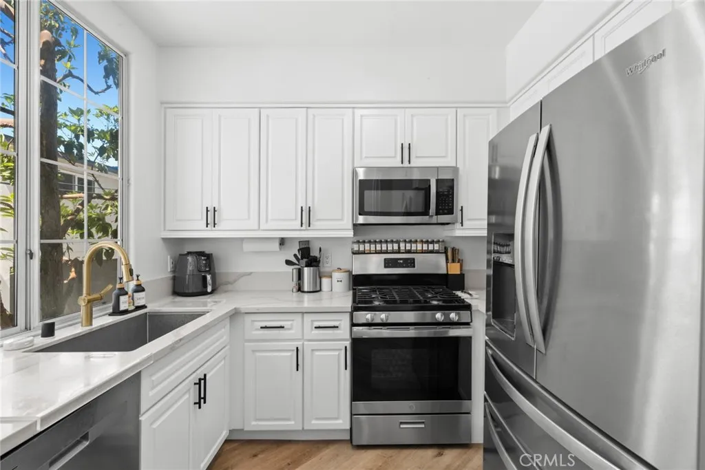 Additional image 4 of 2101 E 15th St Unit 9, Newport Beach, CA 92663