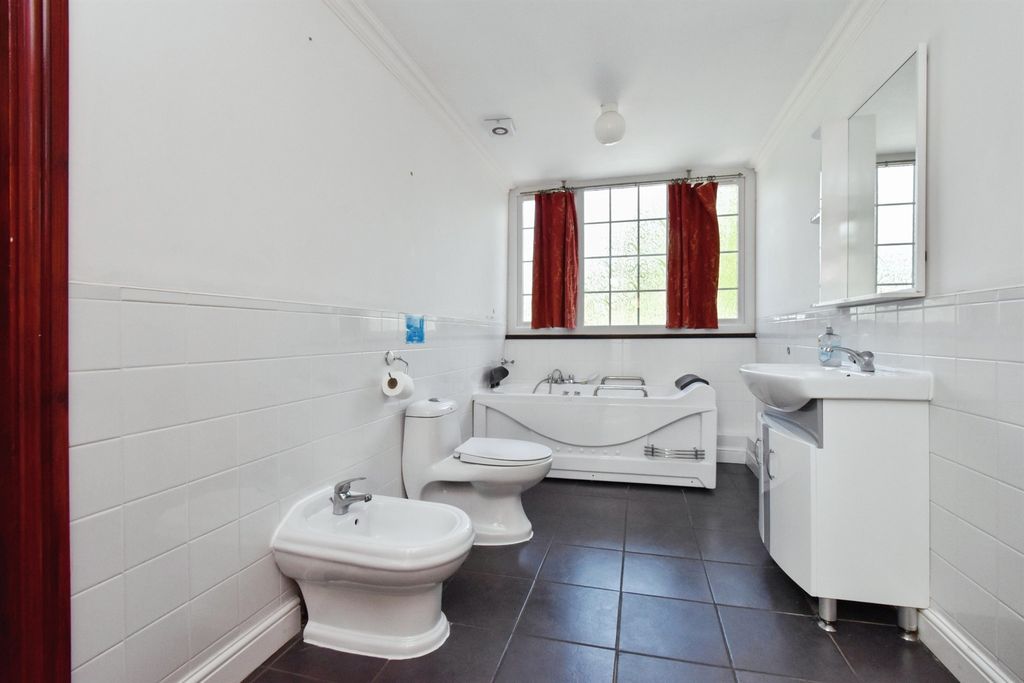 Additional image 16 of 6 bed property to rentTabernacle Road, Ammanford SA18