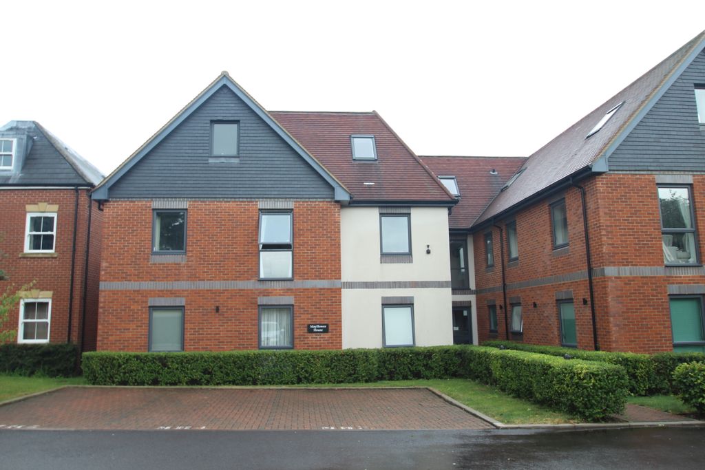 2 bed flat to rentRockingham Road, Newbury RG14