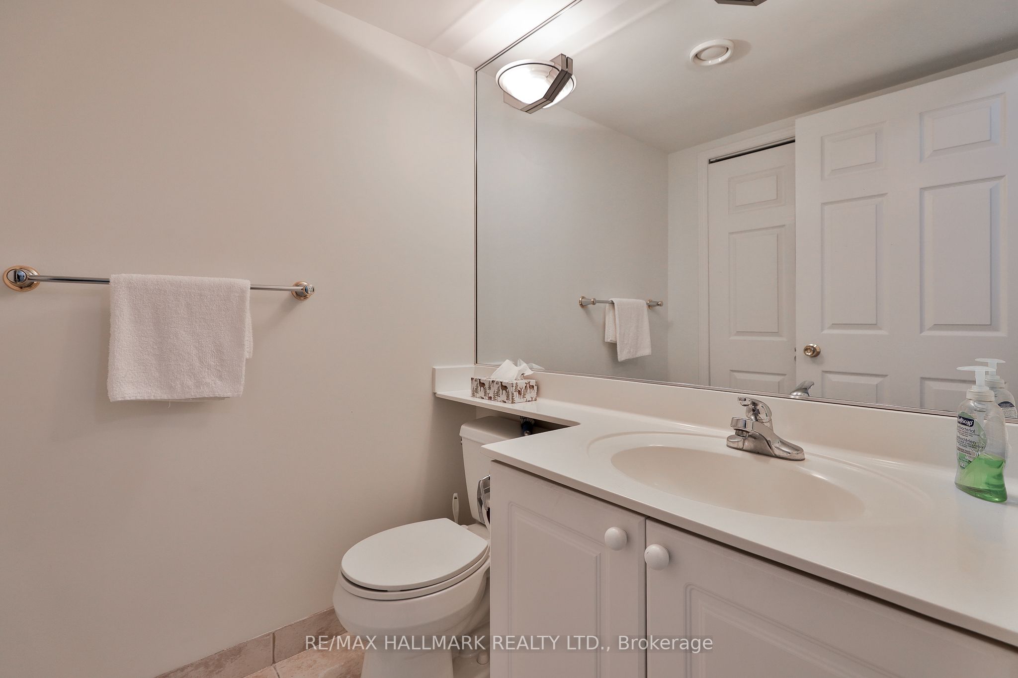 Additional image 4 of 528-109 Front Street E, Toronto, ON, M5A 4P7