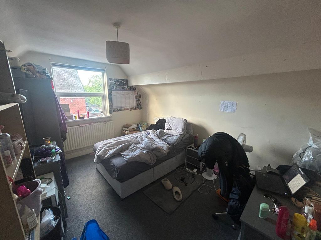 Additional image 6 of 4 bed terraced house to rentHarold Street, Hyde Park, Leeds LS6