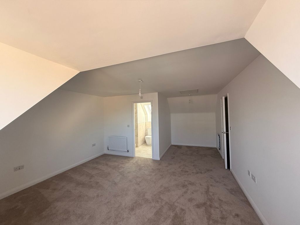 Additional image 14 of 4 bed detached house to rentCelandine Gardens, Priors Hall Park, Corby NN17