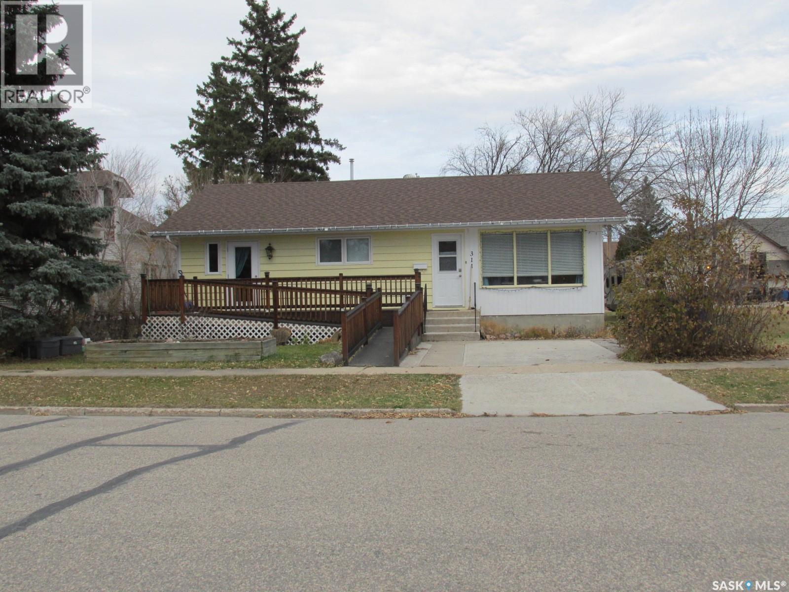 311 1st STREET W