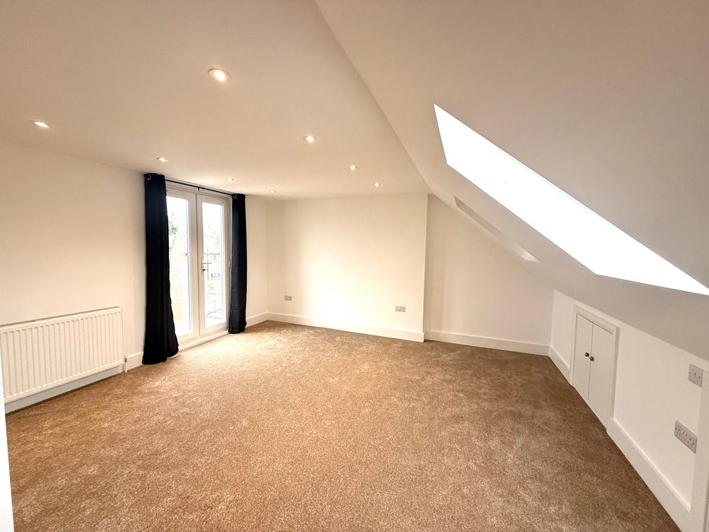 Additional image 6 of 3 bed property to rentSaxville Road, Orpington BR5