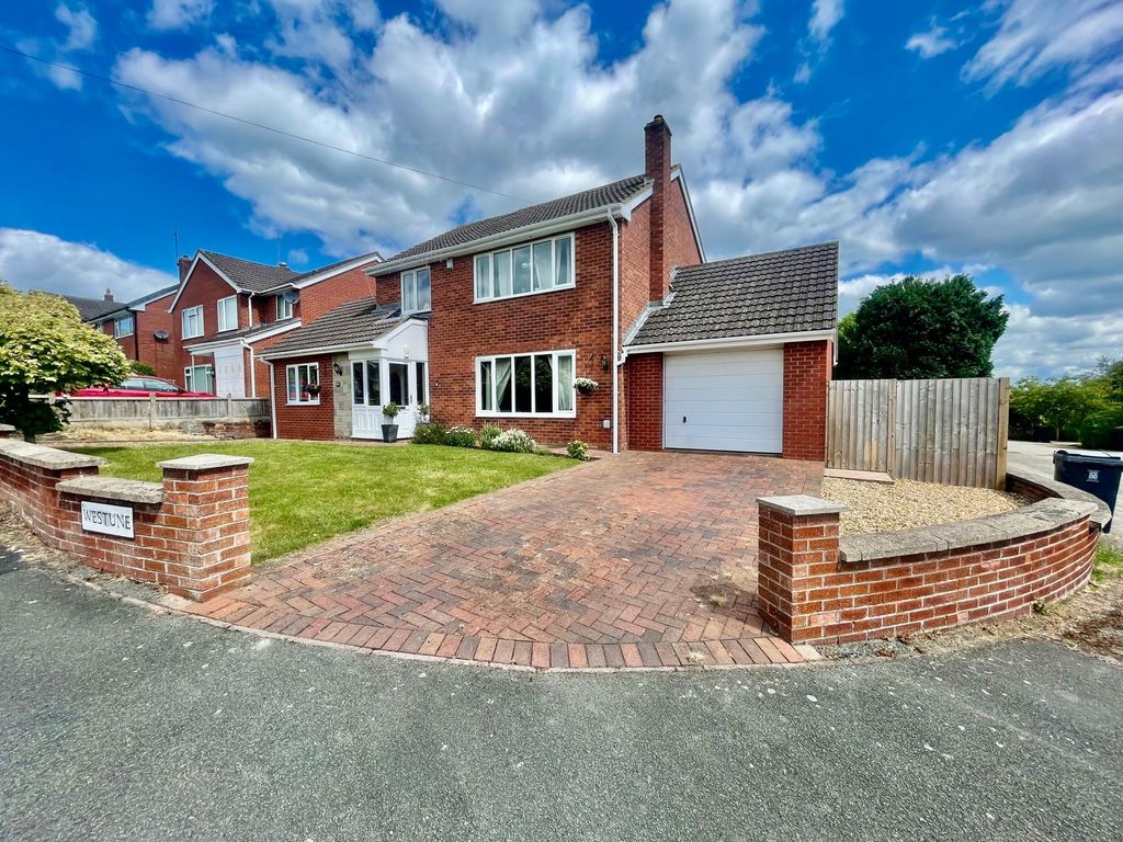 4 bed detached house to rentWestune Avenue, Whitchurch, Shropshire SY13