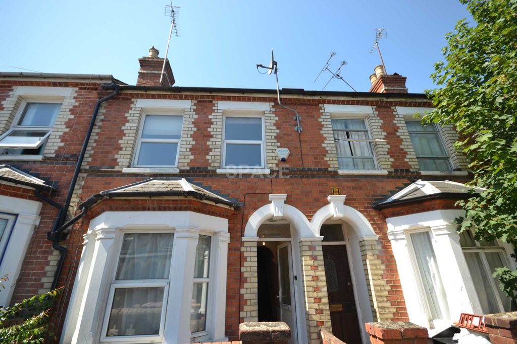 Additional image 2 of 6 bed terraced house to rentBishops Road, Reading, Berkshire RG6
