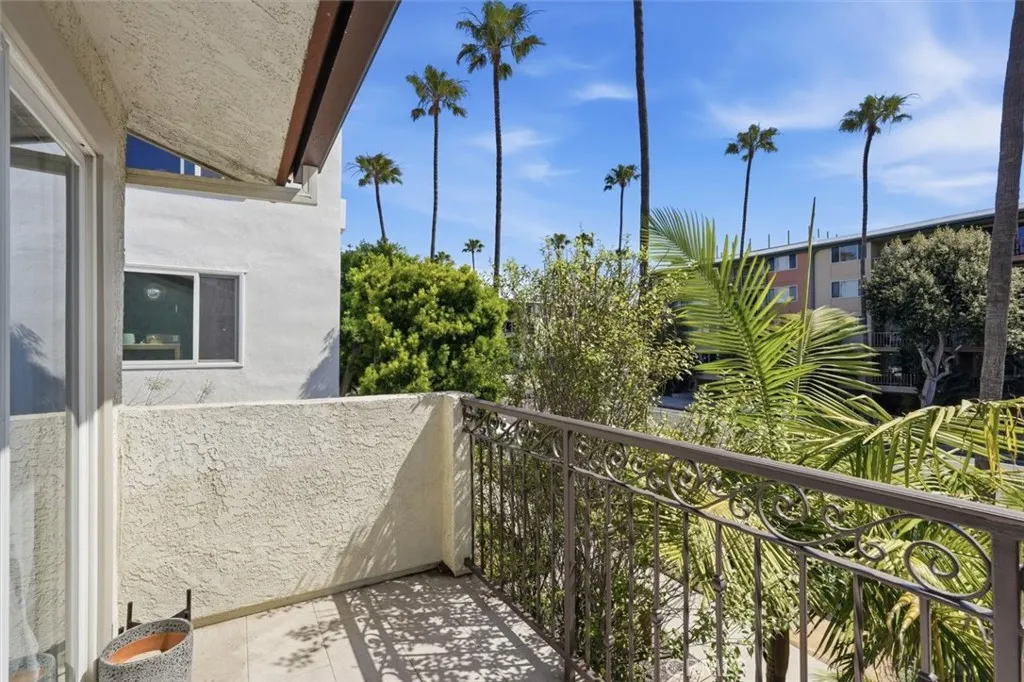 Additional image 26 of 1207 S Catalina Avenue, Redondo Beach, CA 90277