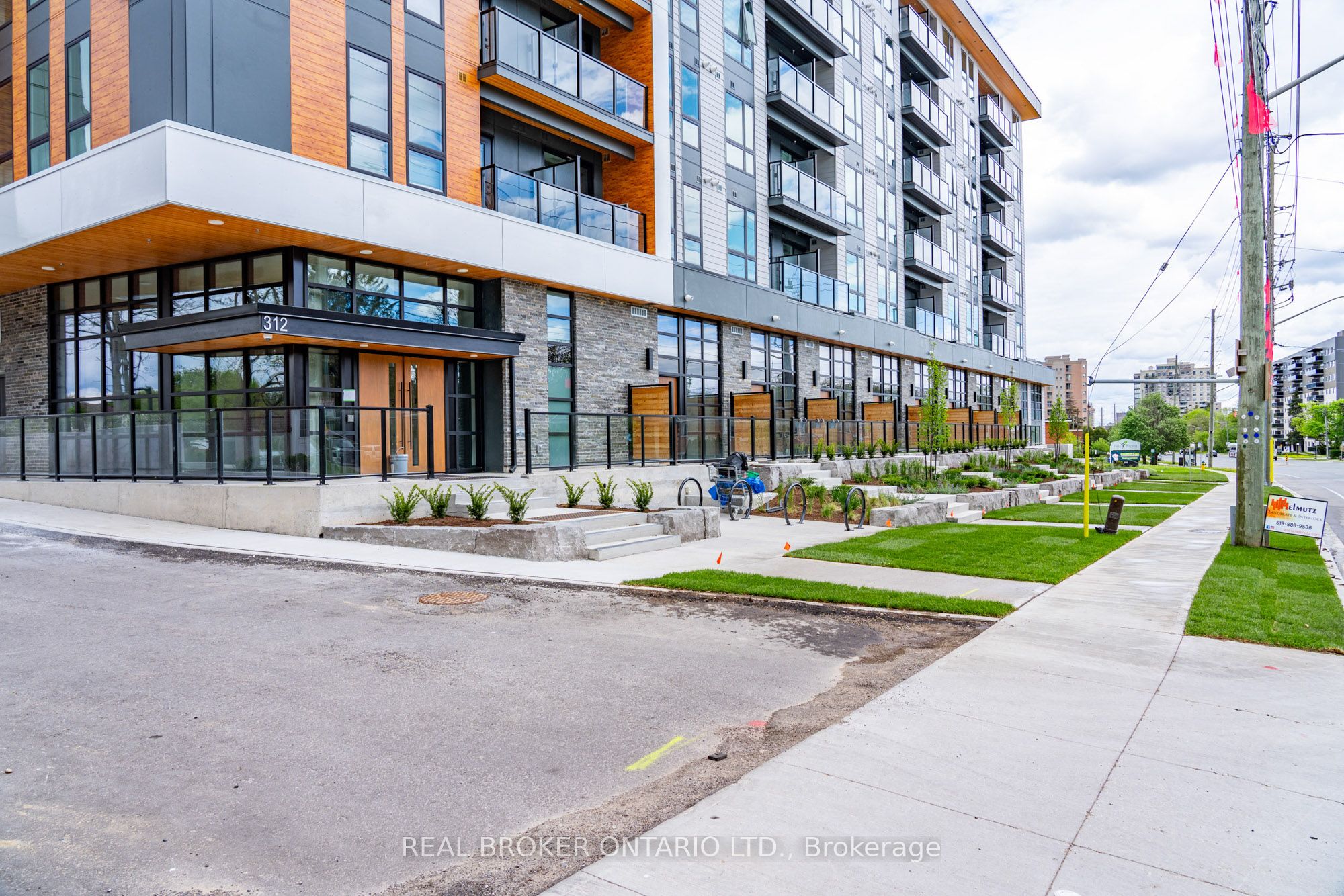 Additional image 5 of 310-312 Erb Street W, Waterloo, ON, N2L 1W3