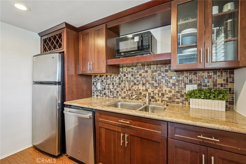 Additional image 12 of 644 Manhattan Beach Blvd Unit 10, Manhattan Beach, CA 90266