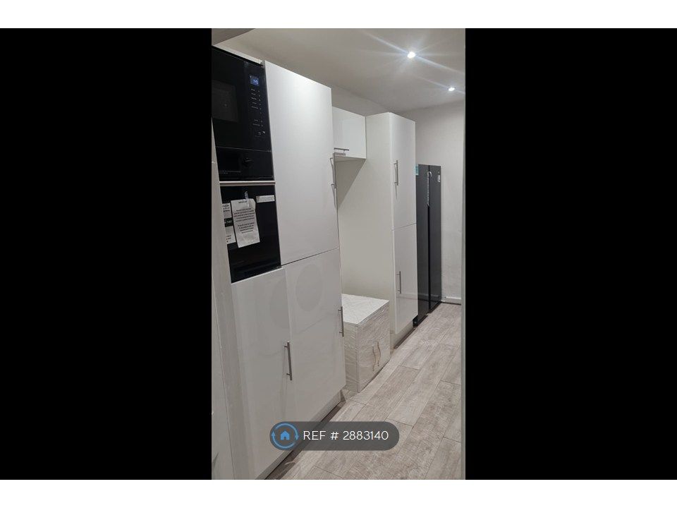 Additional image 4 of Room to rentCentral St, Hengoed CF82