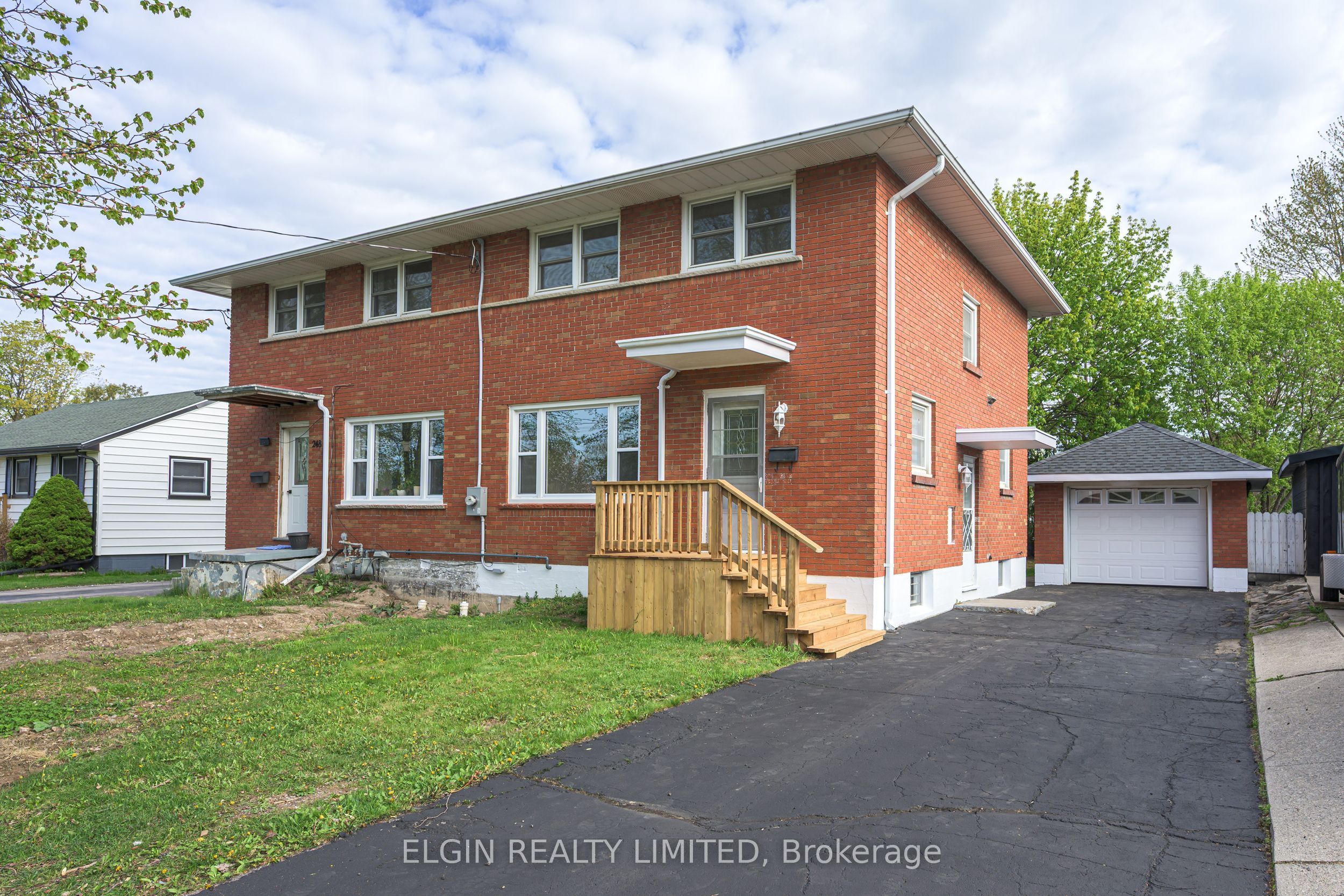 250 Forest Avenue, St. Thomas, ON, N5R 2K4