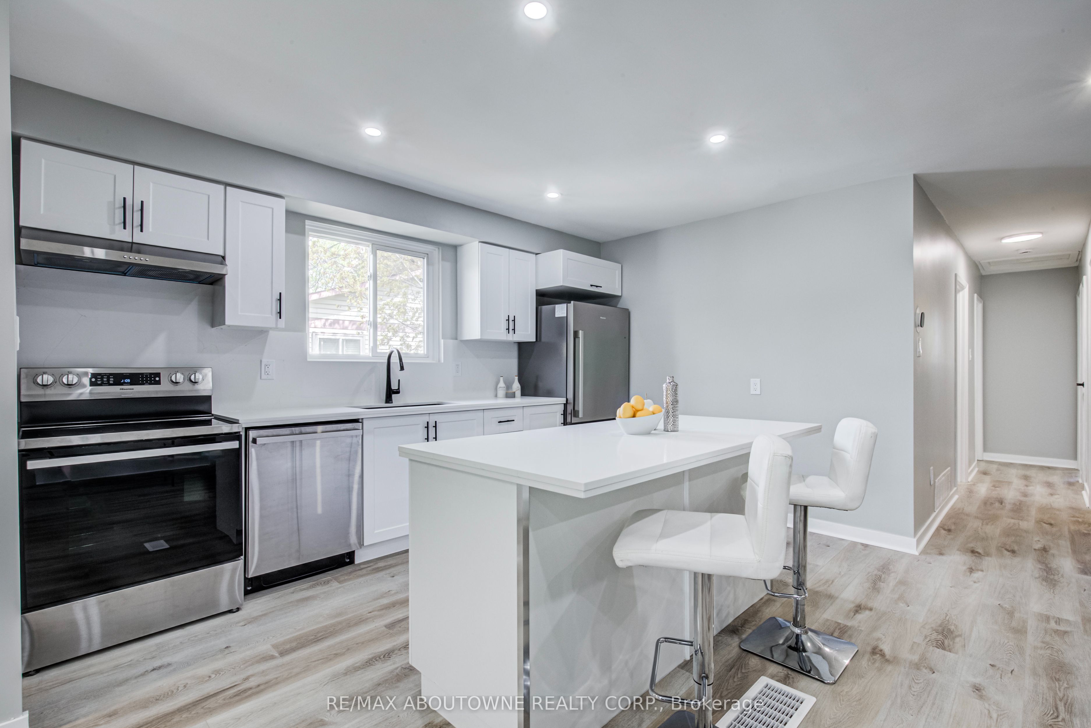Additional image 2 of 2367 Middlesmoor Crescent, Burlington, ON, L7P 3X4