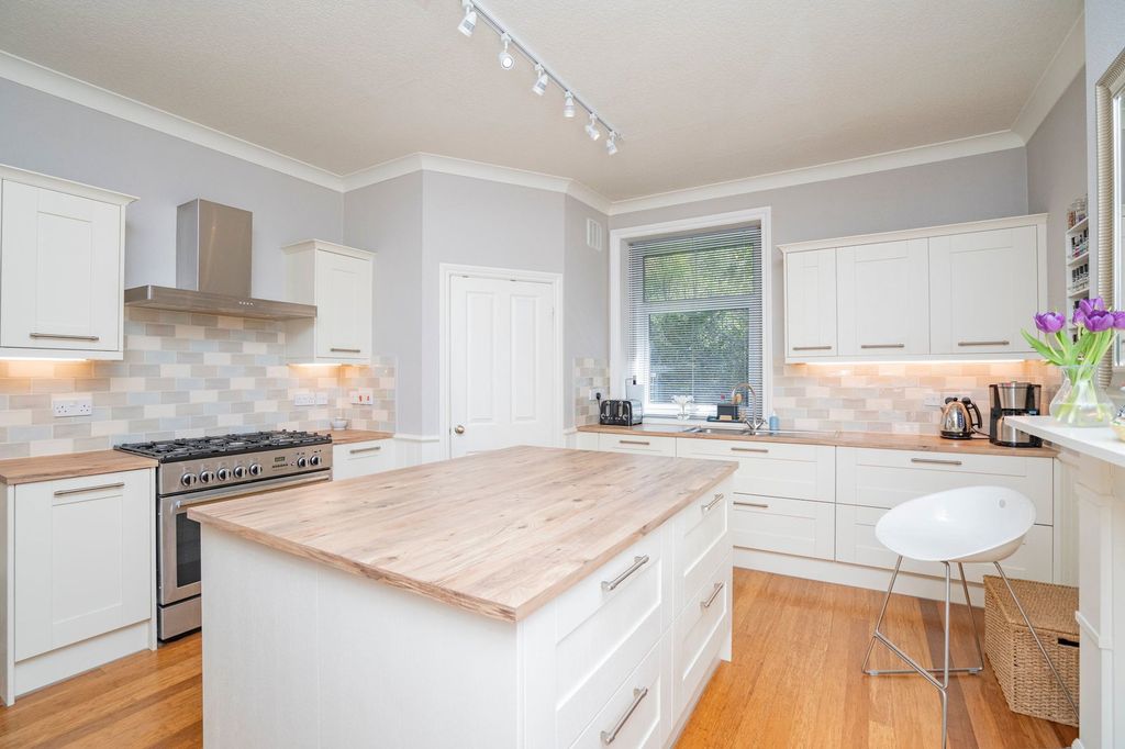 Additional image 9 of 3 bed flat for saleWest Malvern Road, Malvern, Worcestershire WR14
