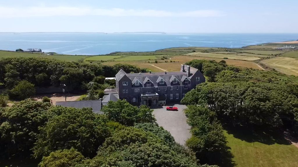 33 bed detached house for saleSt Davids, Haverfordwest SA62