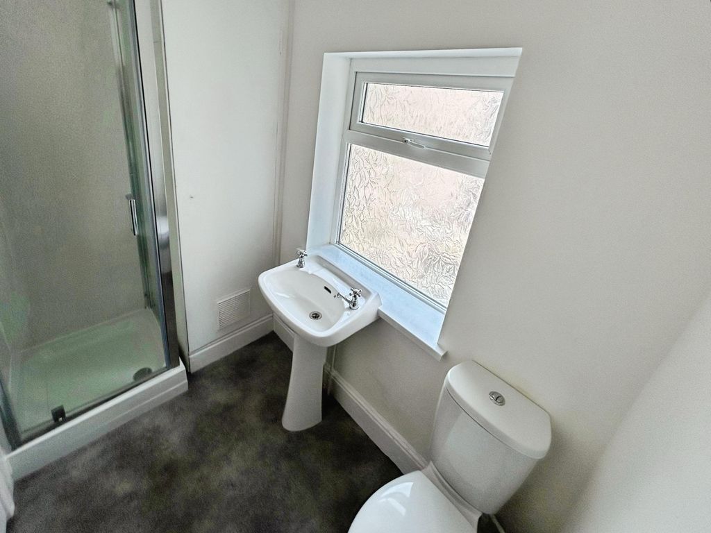 Additional image 6 of 1 bed flat to rentHigh Street, Fleur De Lis, Blackwood NP12