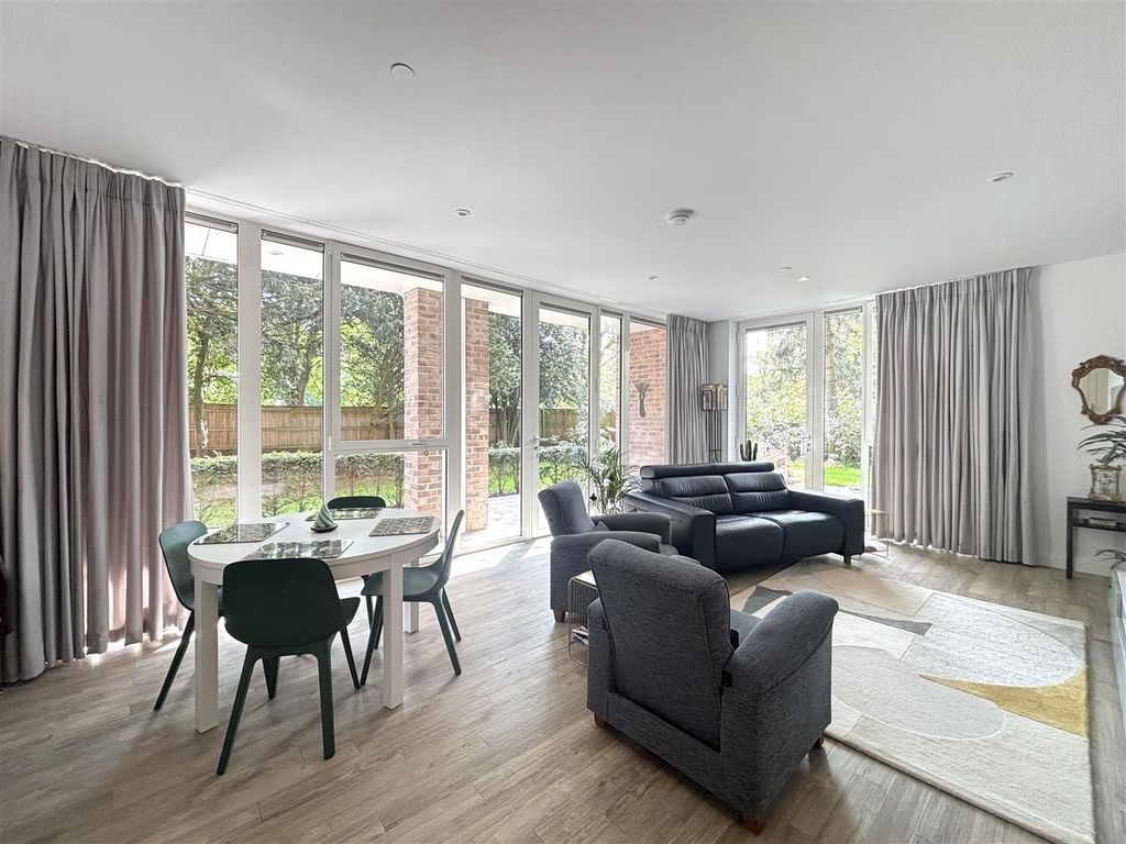 Additional image 18 of 2 bed flat for saleAlderley Road, Wilmslow SK9