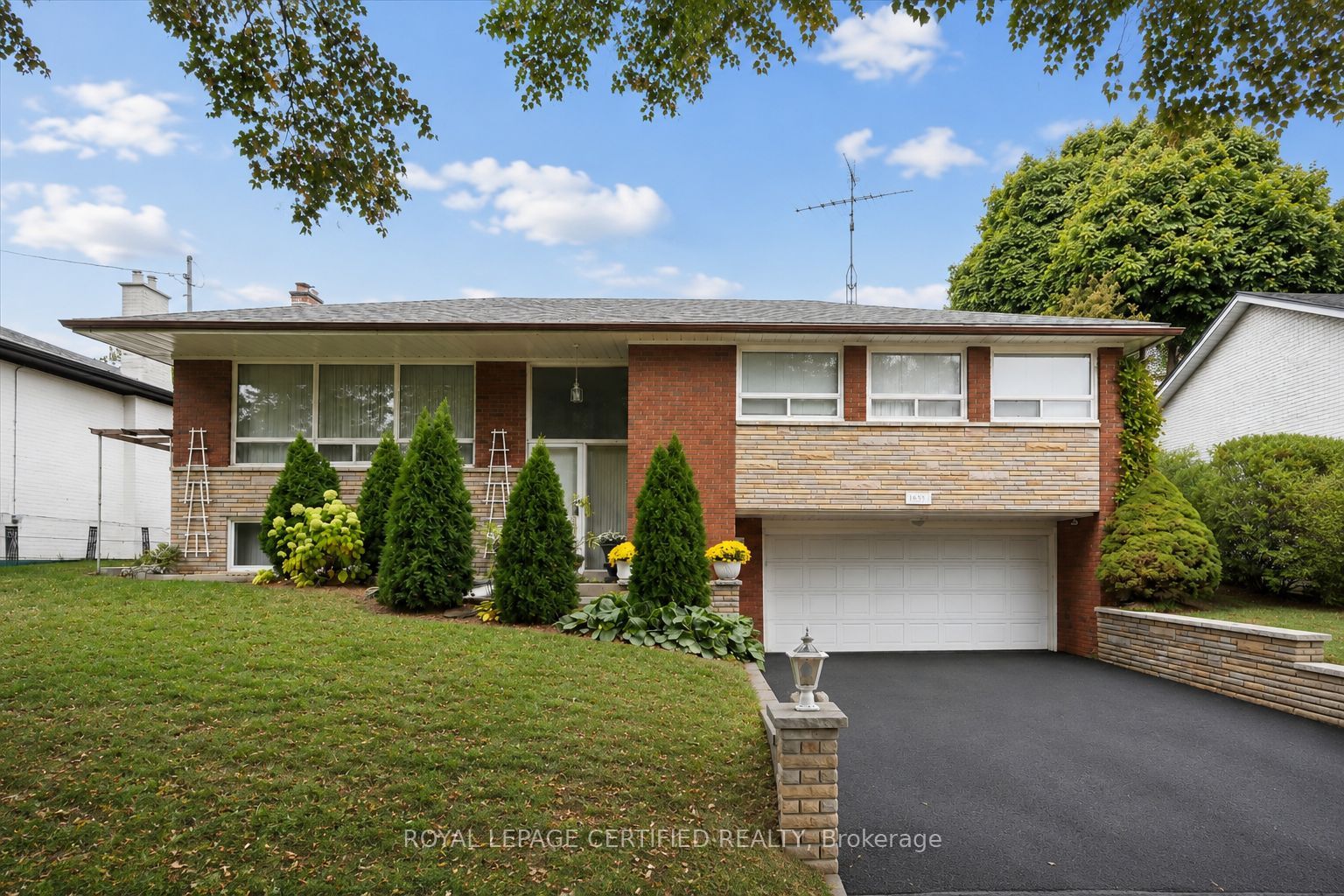 1639 Sunnycove Drive, Mississauga, ON, L4X 1B6