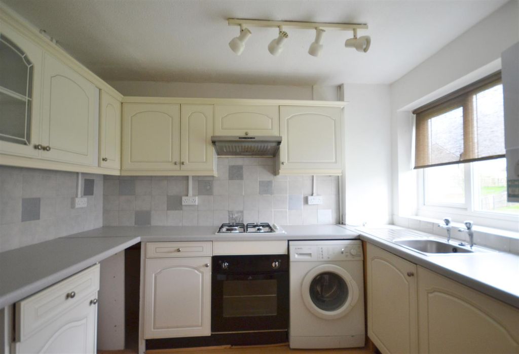 Additional image 7 of 2 bed flat to rentCurlew Close, Haverfordwest SA61