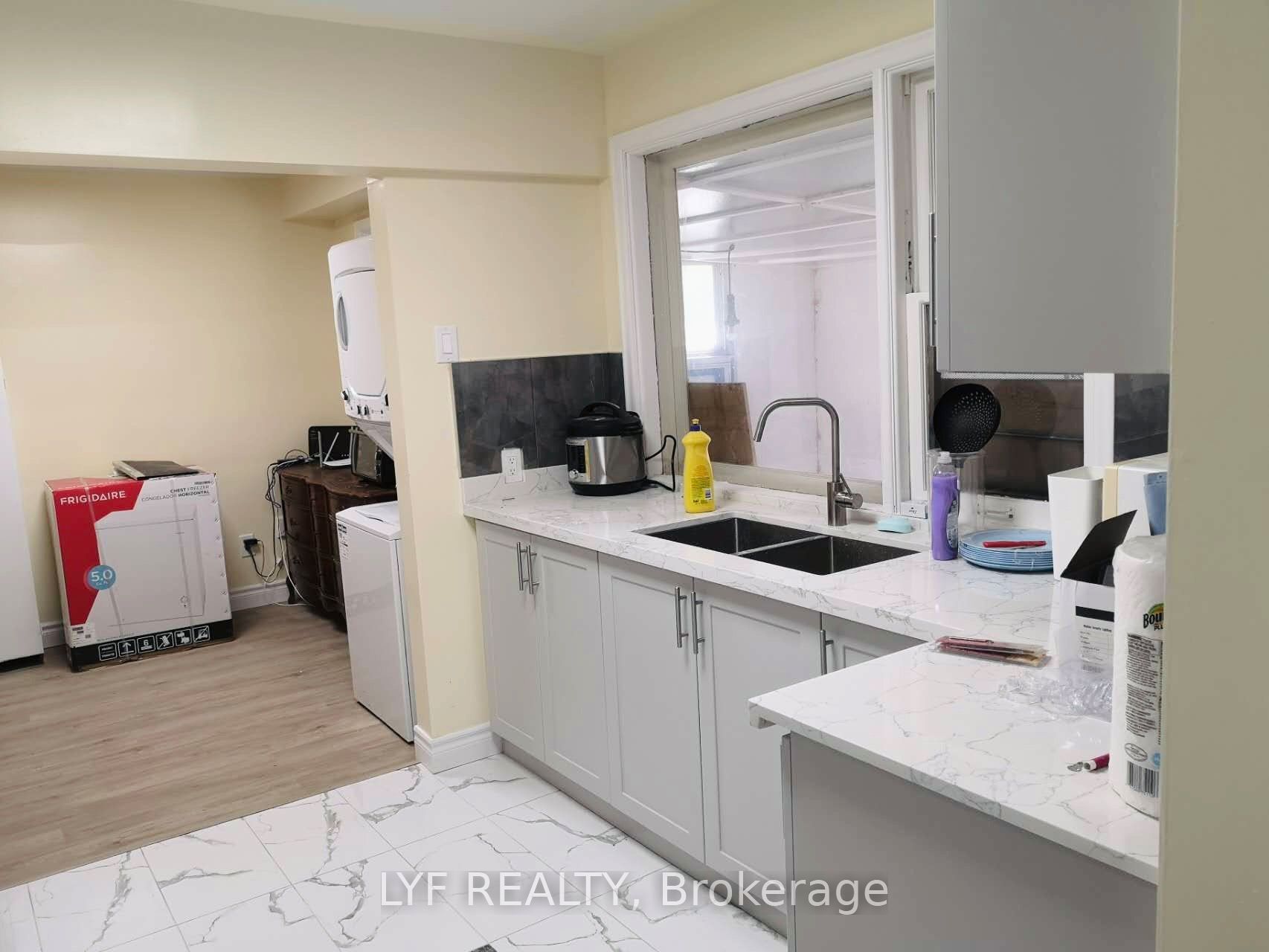 Additional image 3 of RM A-22 Ivordale Crescent, Toronto, ON, M1R 2W6