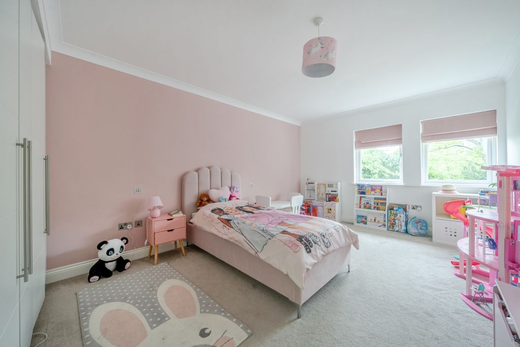 Additional image 13 of 6 bed detached house to rentPenn Road, Knotty Green, Beaconsfield HP9