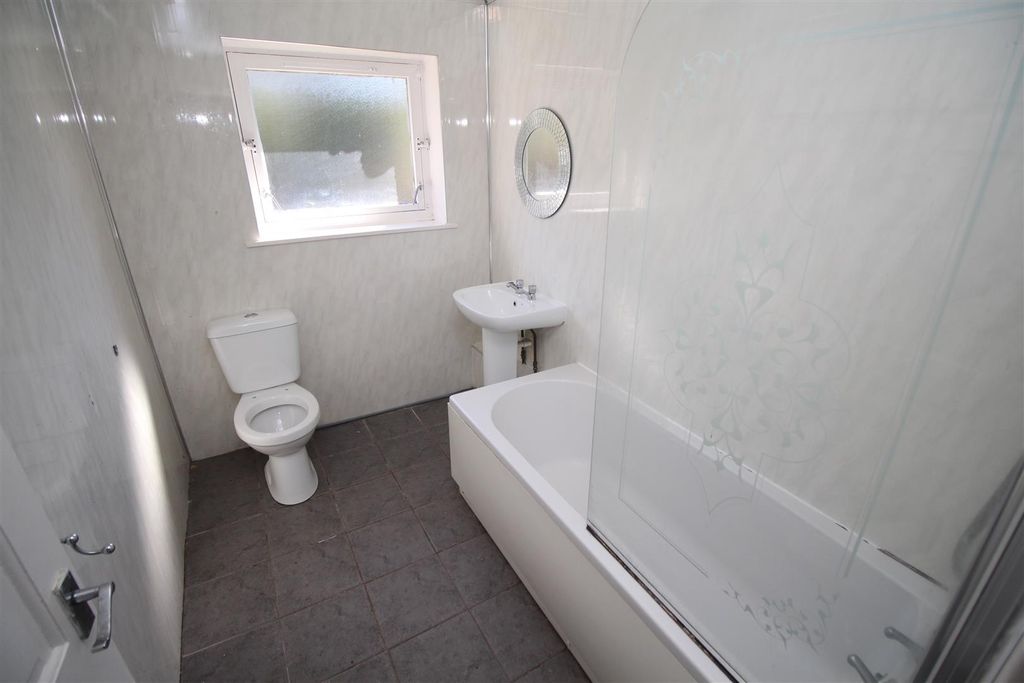 Additional image 11 of 3 bed flat for saleKilcreggan View, Greenock PA15